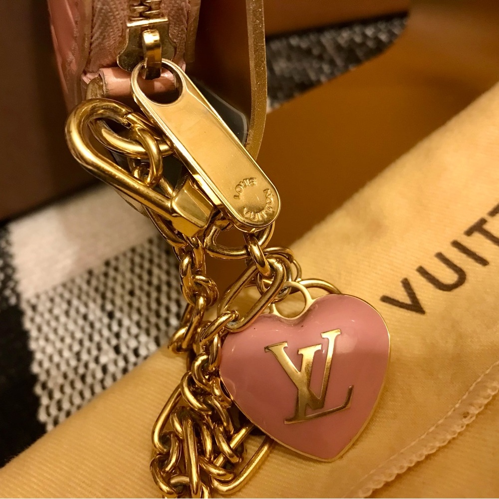 ☺️ SOLD 👏🏻 Louis Vuitton Wristlet - Picture 4 of 6